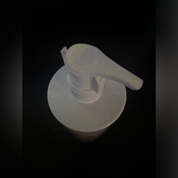 SOTHY’S PARIS VITALITY CLEANSING MILK - Picture 2 of 3